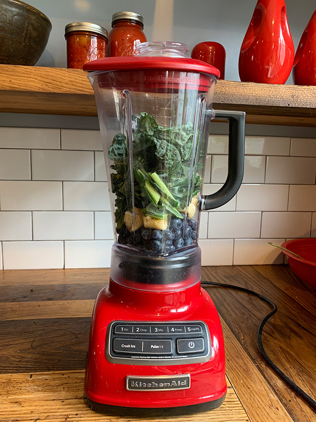 Ingredients-for-the-kale-bluberry-smoothie